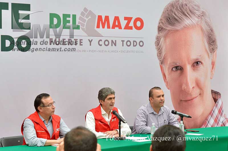 Ataque a centro de capacitación del PRI deja muertos y heridos