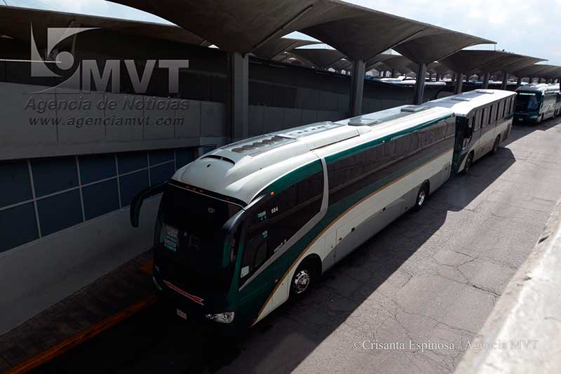 Suspende operaciones transporte Flecha Roja por secuestro de autobuses