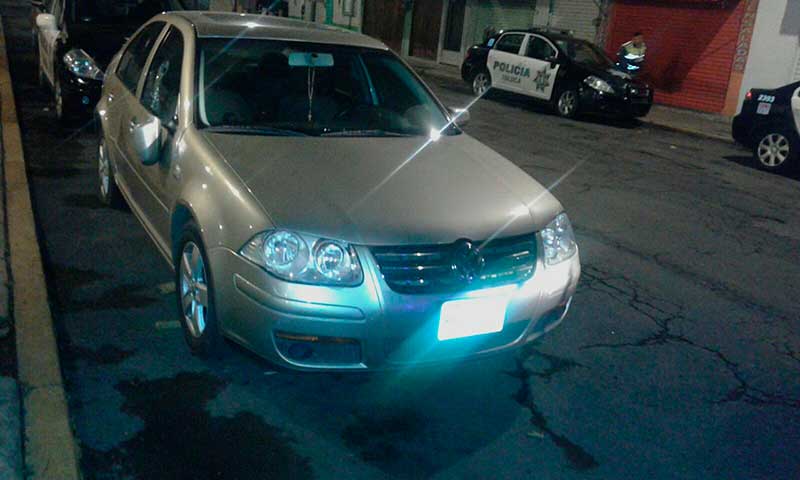 Fingen ser federales para asaltar, pero sus víctimas les dan golpiza en Toluca