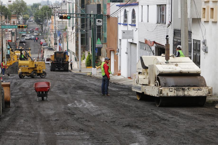 En Toluca inician repavimentación de 2 mil 750 metros cuadrados en avenida Von Humboldt
