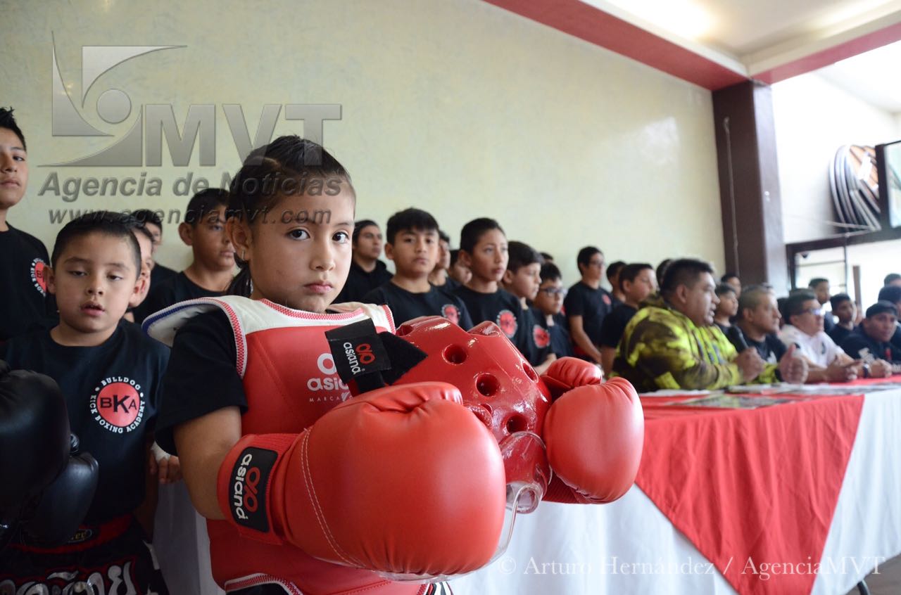 Presentan contingente mexiquense de Kick Boxing que participará en el torneo internacional de las estrellas