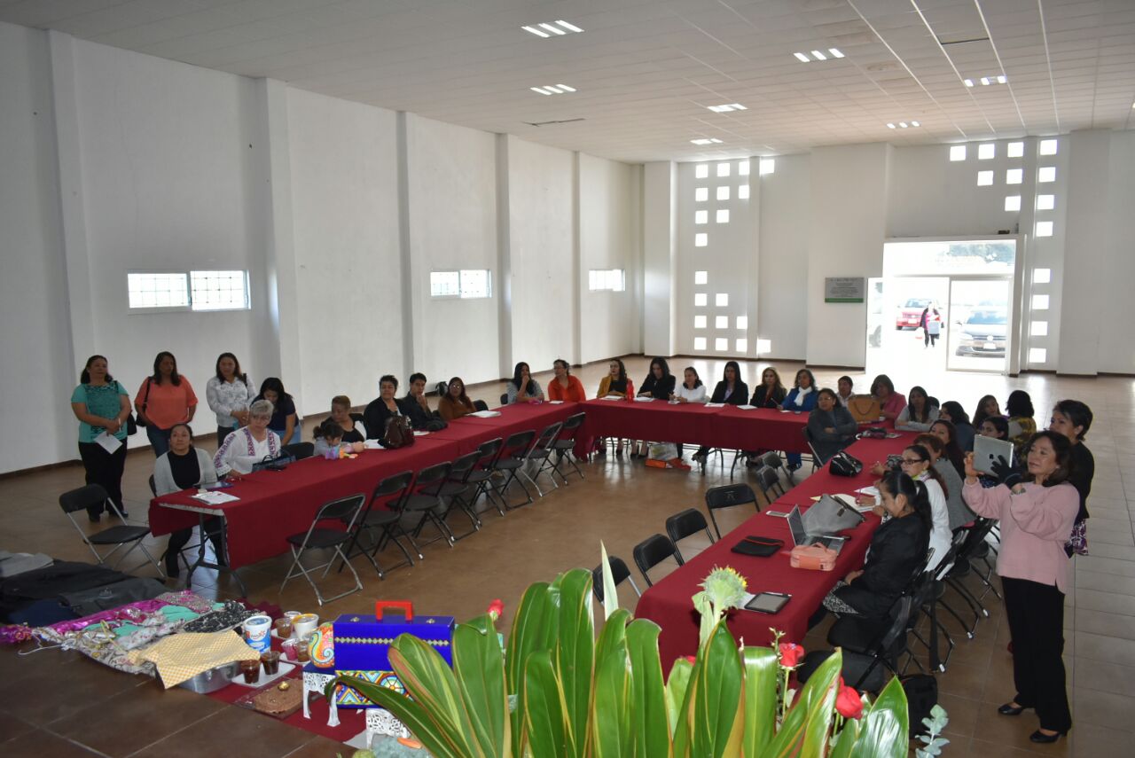 Desarrolla Metepec habilidades empresariales de mujeres