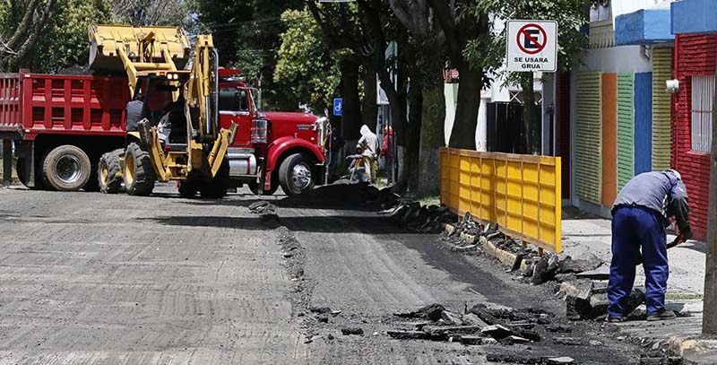 Avanza reencarpetamiento en avenida Miguel Hidalgo de Toluca