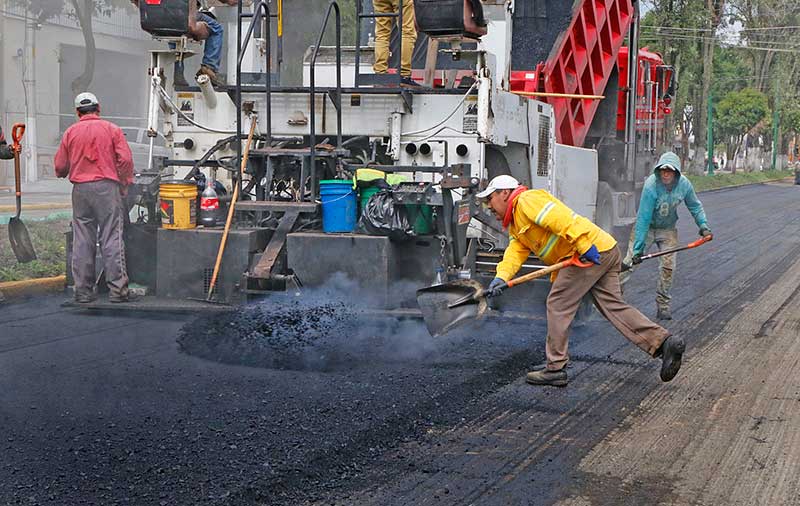 Avanzan trabajos de reencarpetado en Centro Histórico; avenida Hidalgo una de las beneficiadas