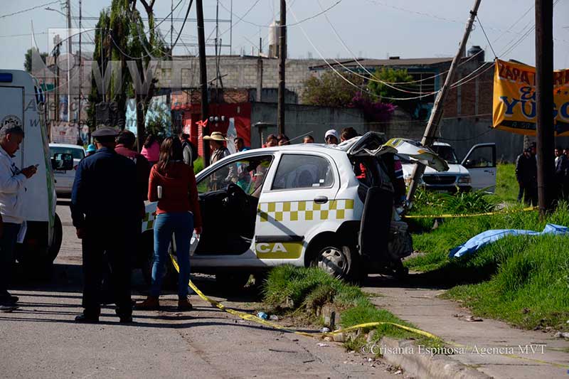 Cobra una vida accidente entre taxi y tráiler en la Toluca-Villa Victoria