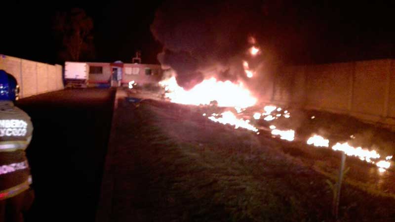 Controlan incendio que hizo explotar cuatro tanques de gas