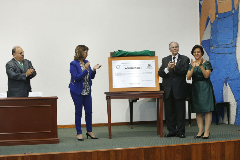 Acredita Instituto Internacional de Acreditación del Derecho A. C. a licenciatura en Derecho de UAEM
