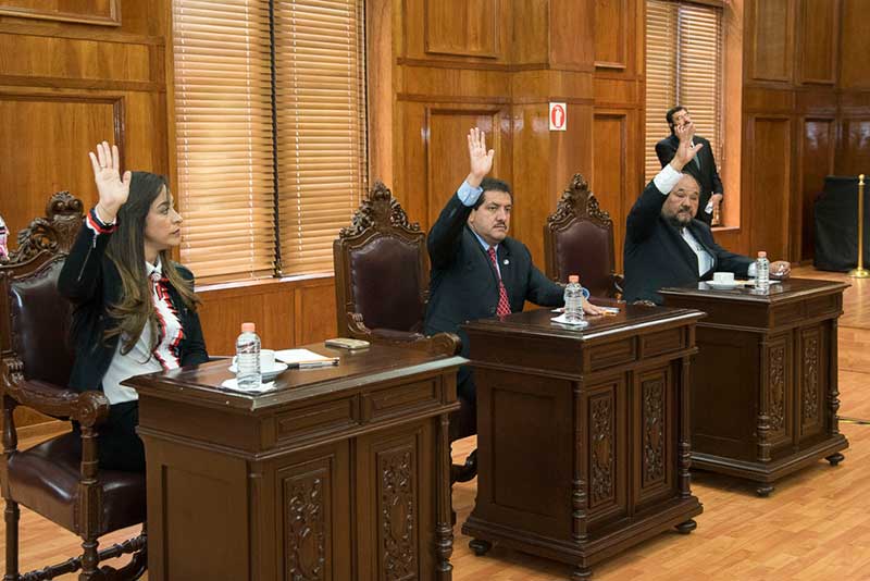 Convoca Legislatura a periodo extraordinario el lunes