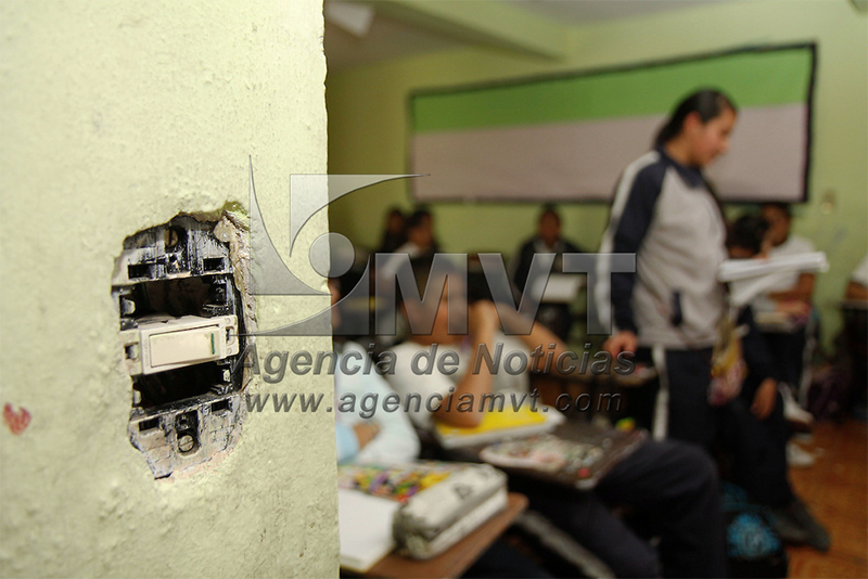 Confusión y desconfianza por regreso a clases después del sismo en Nezahualcóyotl