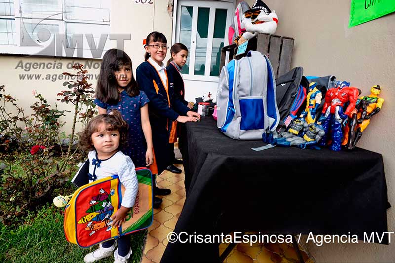 Preparan “mochilas de salvamento” para niños damnificados por sismos