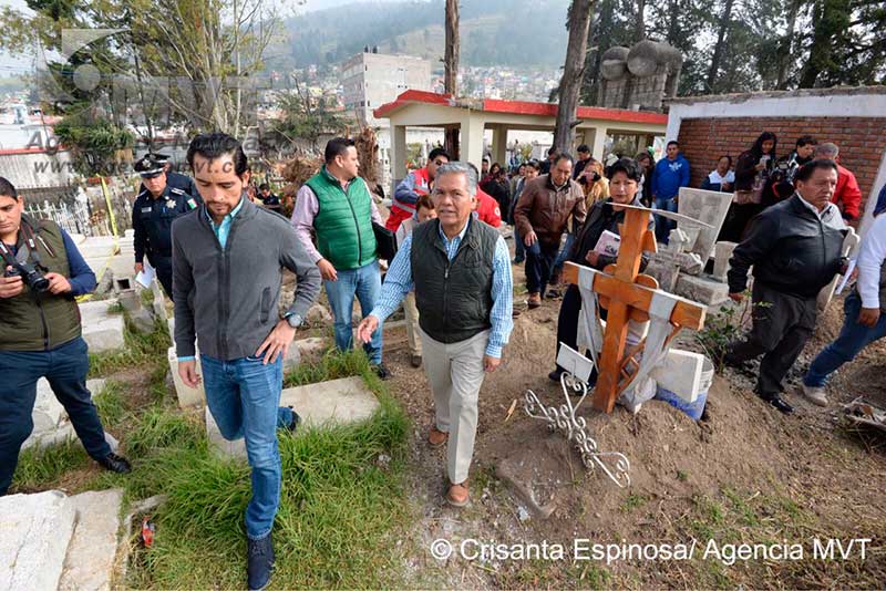 Apoyan a afectados por tromba en distintas colonias de Toluca