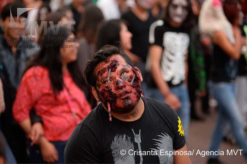 Cientos de zombis infectados invadieron la capital mexiquense