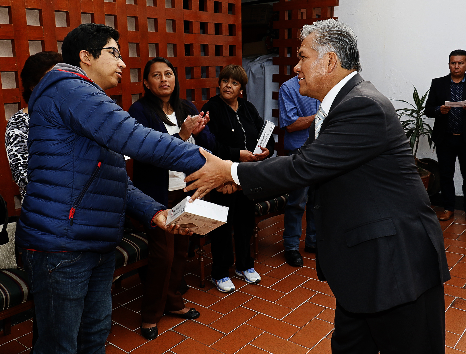 Agradecen toluqueños apoyos que mejoran sus condiciones de vida