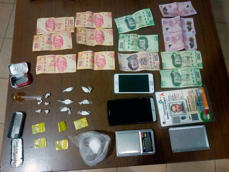 Atrapan presunto vendedor de cocaína y LSD en calles de Zinacantepec