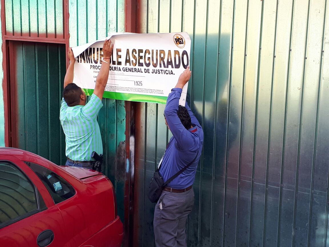 Catea Fiscalía estatal un inmueble en Tlalnepantla y localiza vehículos y autopartes de procedencia ilícita