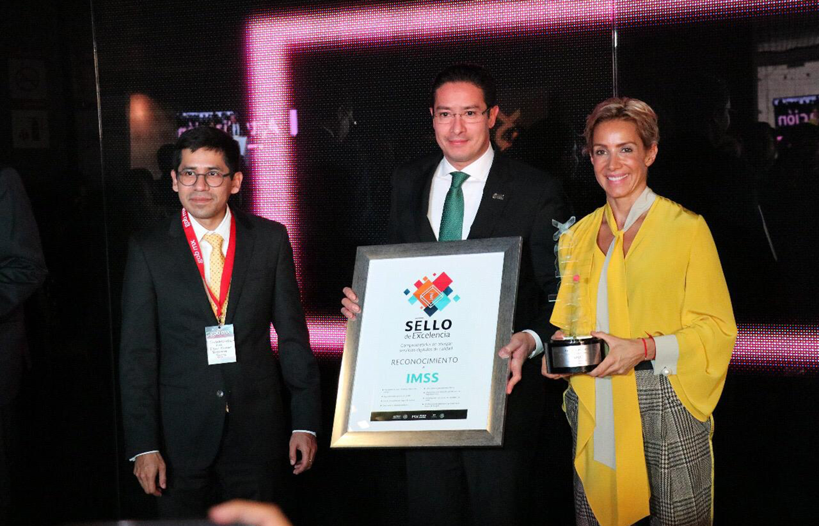 Por sus servicios de excelencia el Instituto Mexicano del Seguro Social gana 8 premios de excelencia y 3 reconocimientos