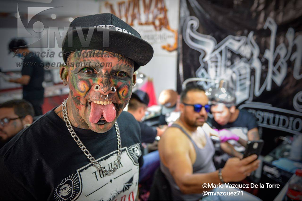 Artistas del tatuaje muestran su trabajo en la Expo Tattoo Rock & Show