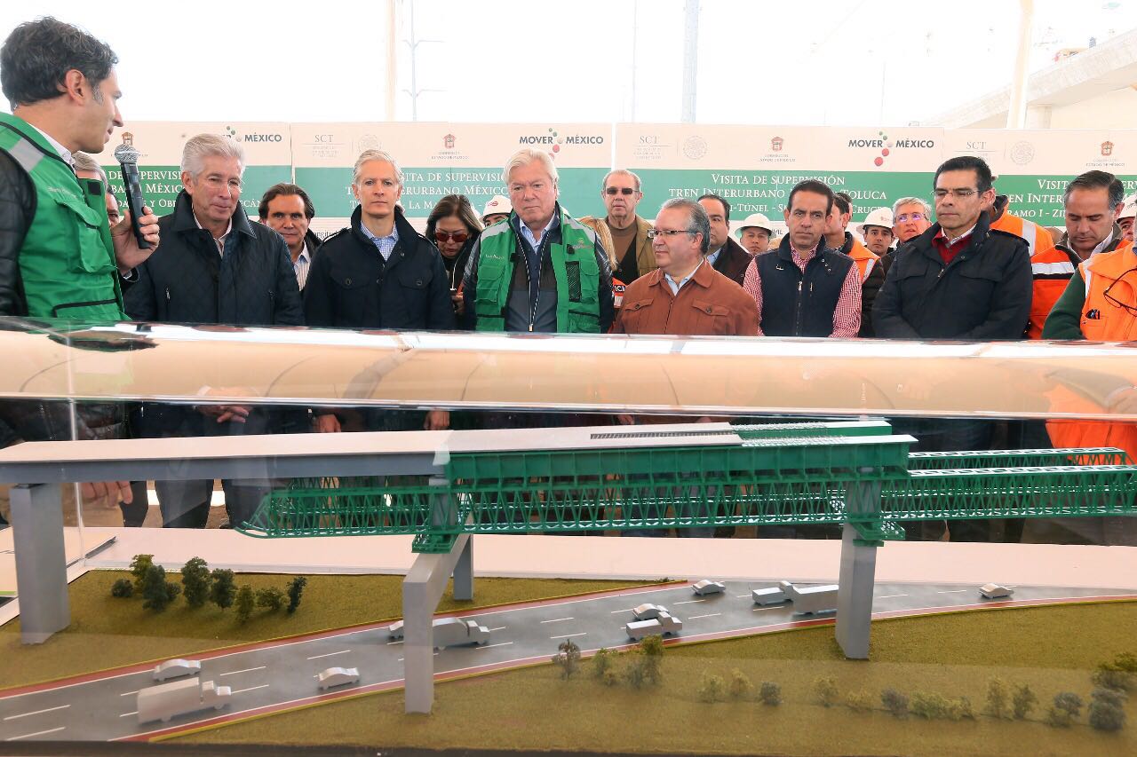 Supervisan trabajos de construcción del Tren Interurbano Méx-Toluca