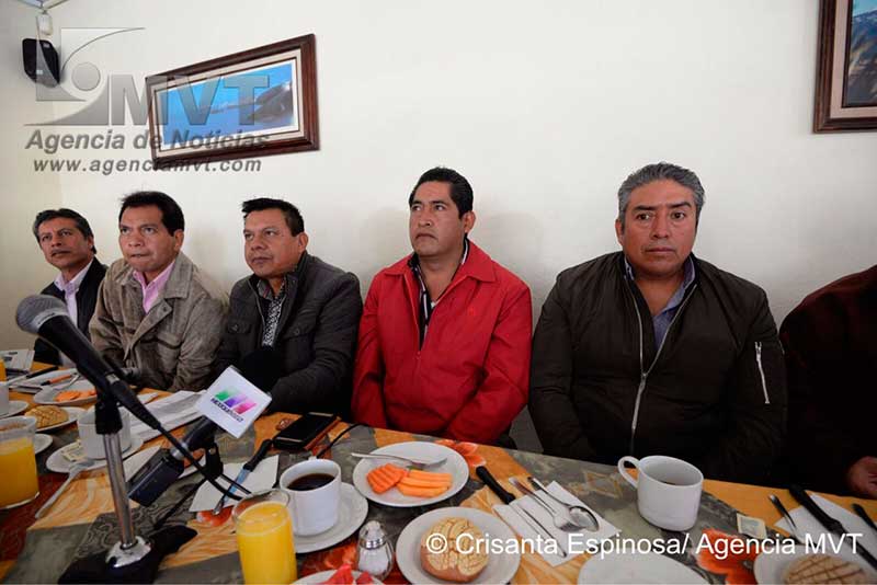 Alcalde de Villa Guerrero bloque venta de floricultores de Tenancingo