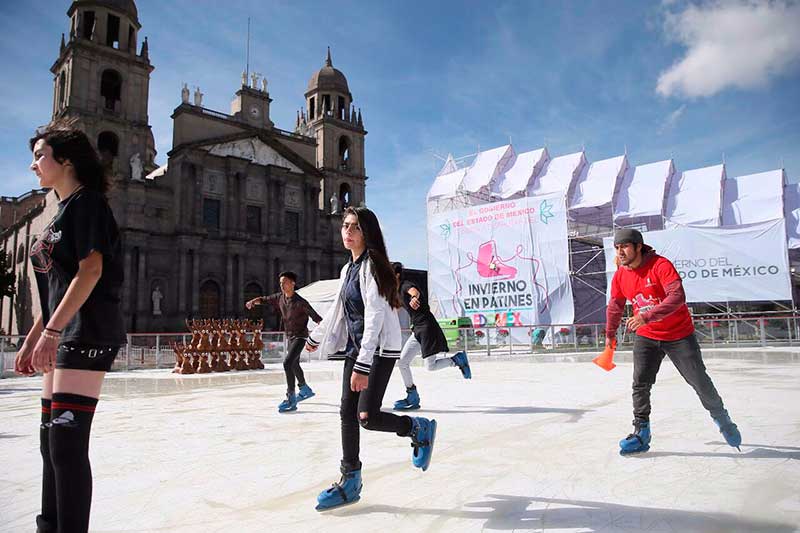 Diversión para todos ofrece Invierno en Patines en el corazón de Toluca