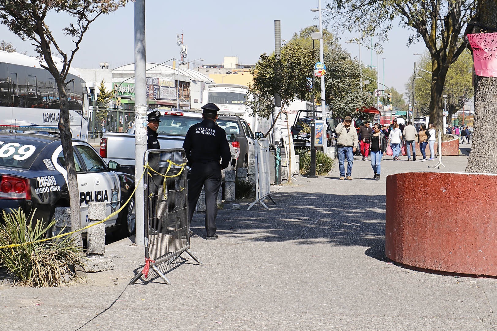 Asegura Ayuntamiento de Toluca operativos permanentes para el retiro de comerciantes ambulantes en el mercado Benito Juárez