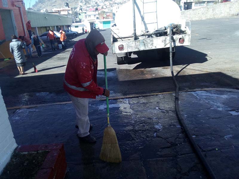 Da Toluca mantenimiento a mercados municipales
