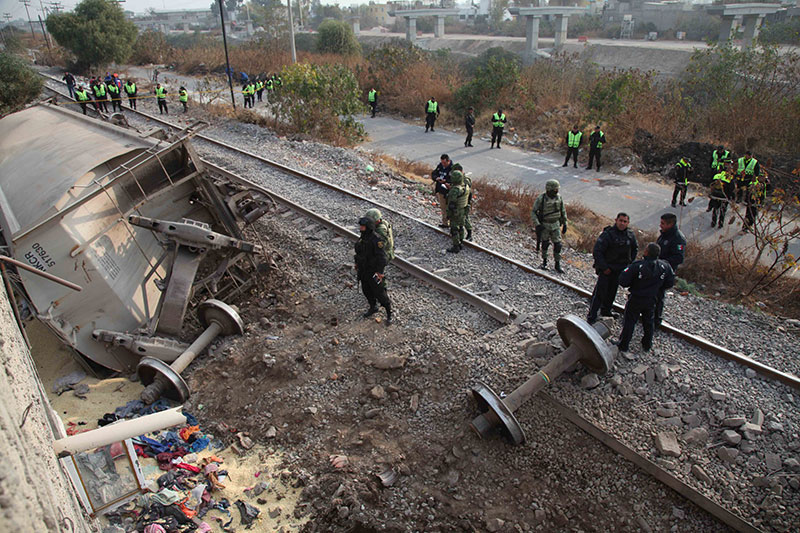 Cinco personas murieron en accidente ferroviario de Ecatepec