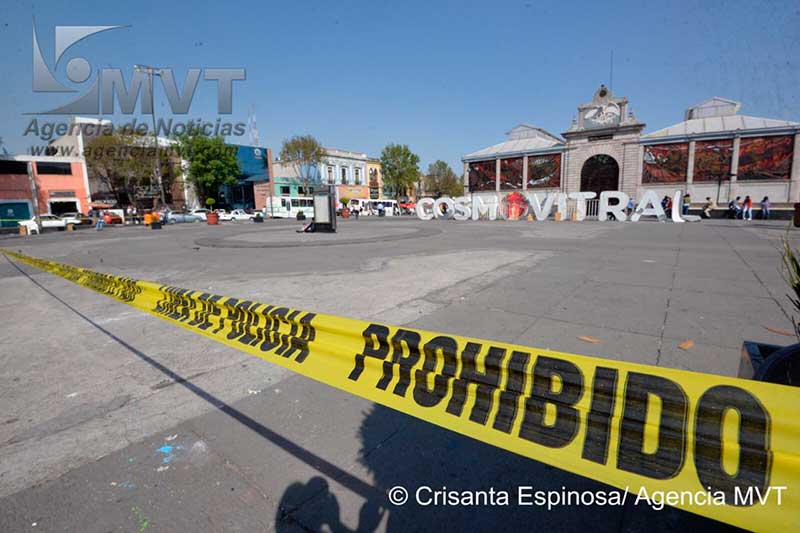 Limpian de ambulantes el Centro Histórico de Toluca y cercan espacios invadidos