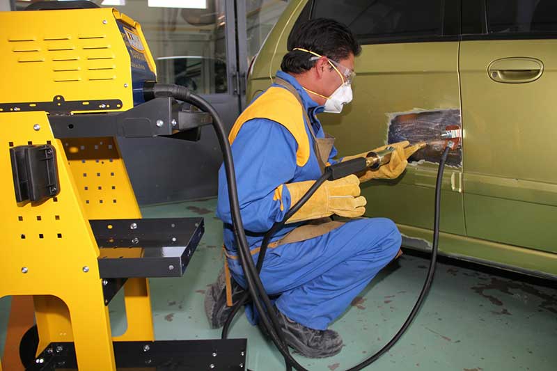 Reparación de colisiones de autos y postventa repuntan como negocio por incertidumbre del TLC
