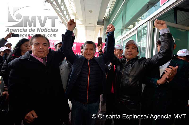 Registra Vía Radical precandidatura de Raúl Uribe a la presidencia municipal de Tlalnepantla