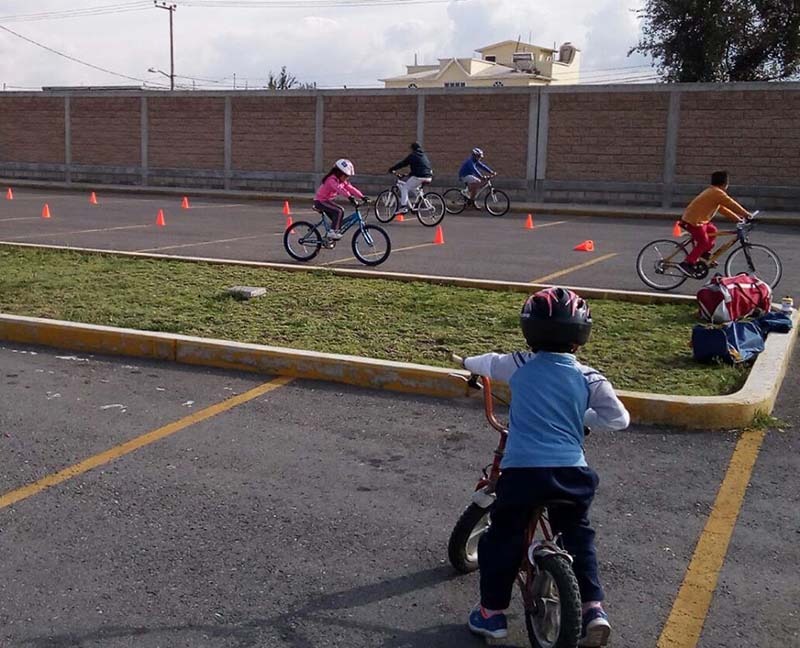 Invita Toluca a practicar ciclismo en la Escuela del Deporte de San Cristóbal Huichochitlán
