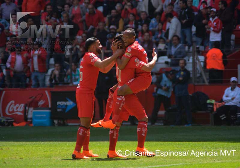 Toluca vence 2-0 a Santos Laguna en el Nemesio Diez