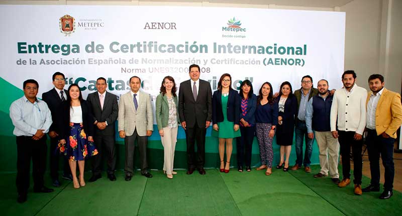Certifican calidad y eficiencia de servicios en Metepec