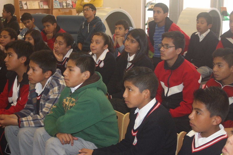 Fomentan hábito de la lectura entre estudiantes de secundaria en Toluca