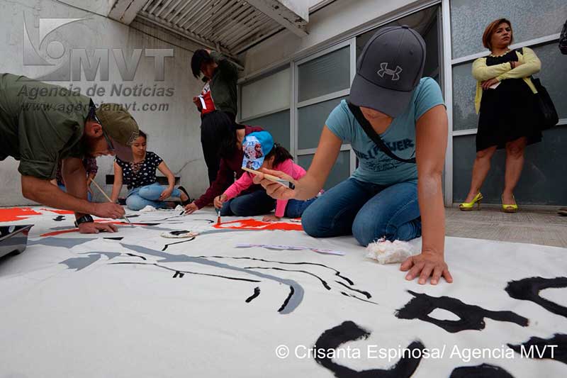 Elaboran mural-pancarta para celebrar segundo aniversario luctuoso del maestro Leopoldo Flores Valdés