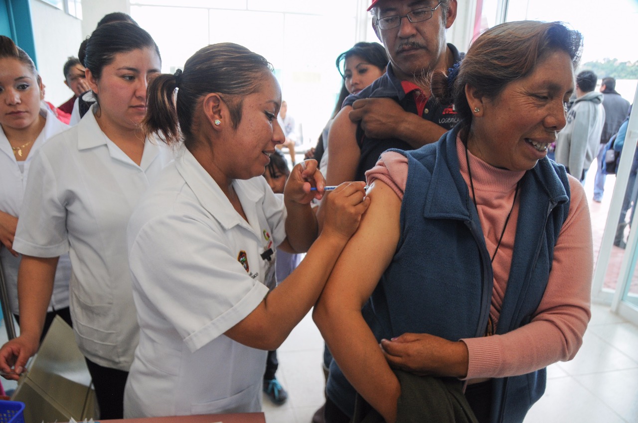 El martes también inicia vacunación contra Covid en otros 18 municipios del Edomex
