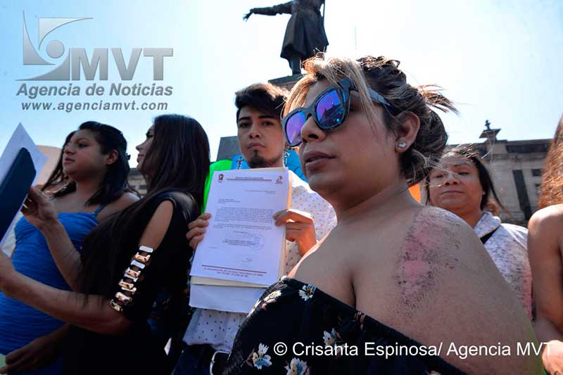 Travesti agredida por policías municipales presenta denuncia ante la FGJEM