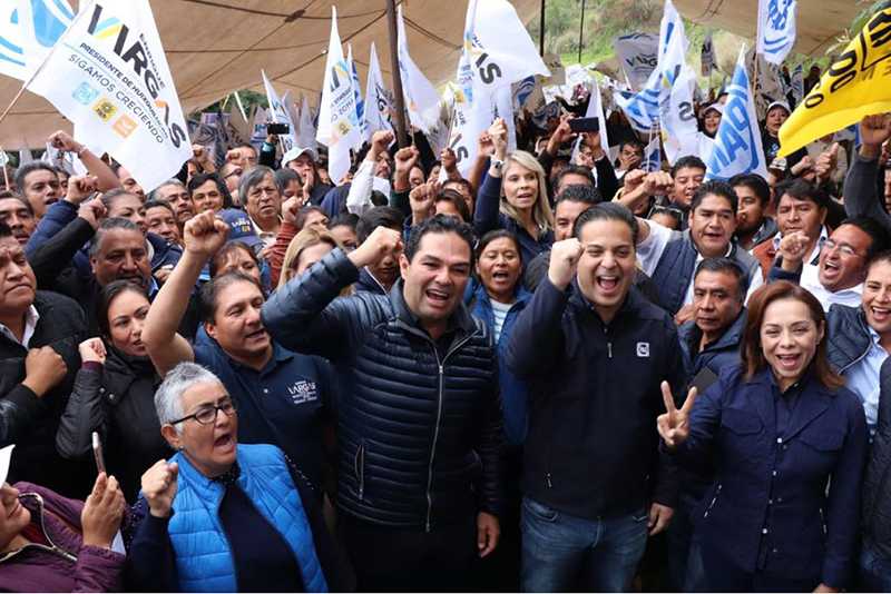 Cierra filas Enrique Vargas con cúpula del panismo