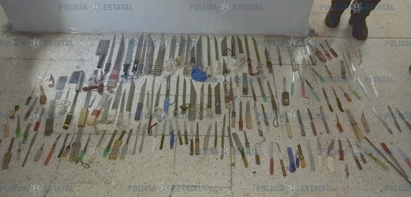 Droga, armas blancas y celulares, decomisados en cateo en Penal de Santiaguito