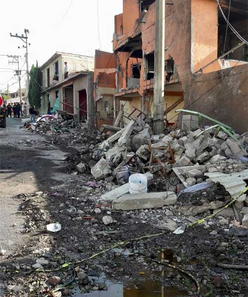 Permanecen hospitalizados tres sobrevivientes de la explosión de Tultepec