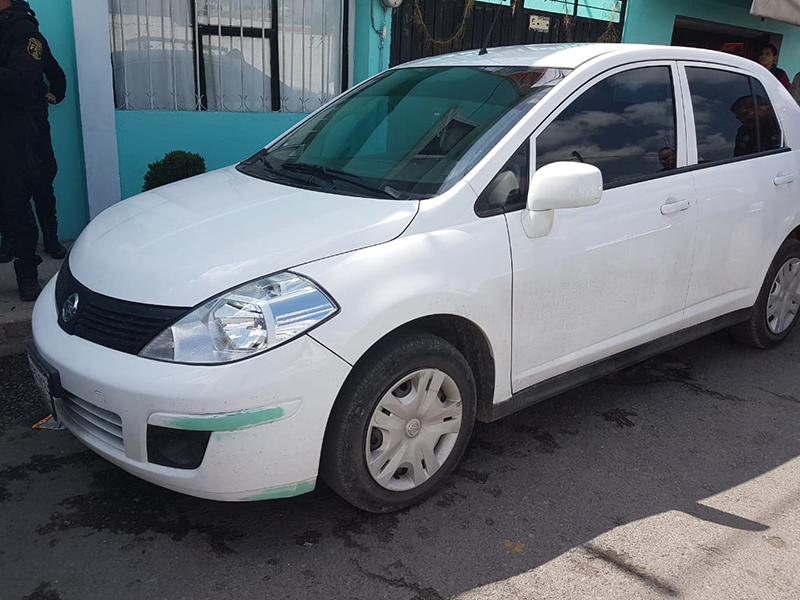 Atrapa Policía de Toluca a dos sujetos presuntamente dedicados al robo con violencia