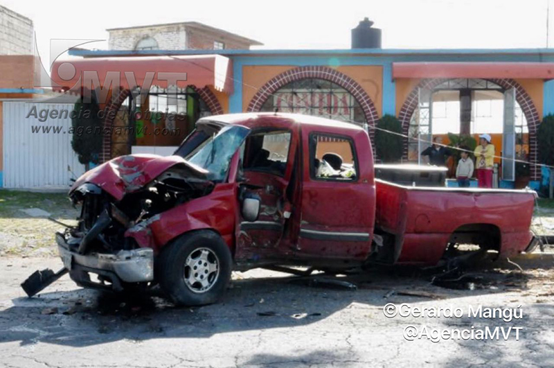 Muere hombre tras impacto en la carretera Toluca-Palmillas