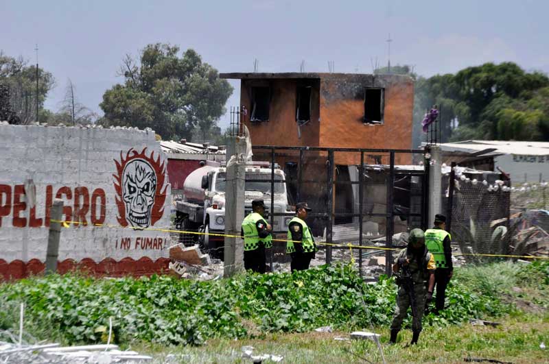 Permanecen 30 personas hospitalizadas por explosión de Tultepec