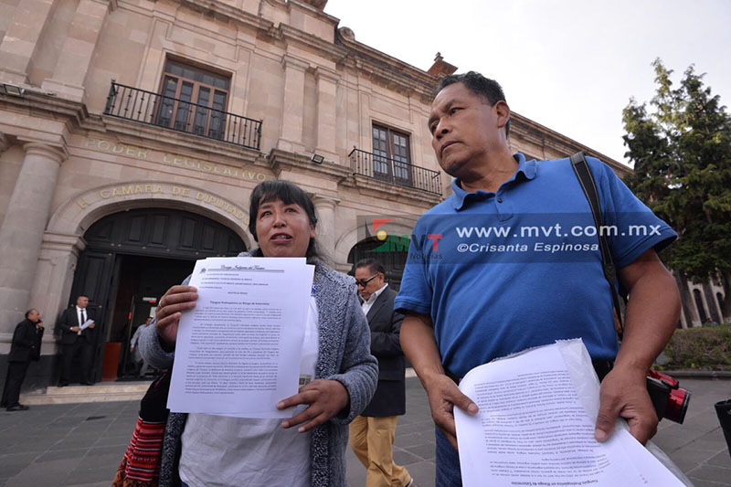 Chocan versiones sobre comercio informal en Santiago Tianguistenco