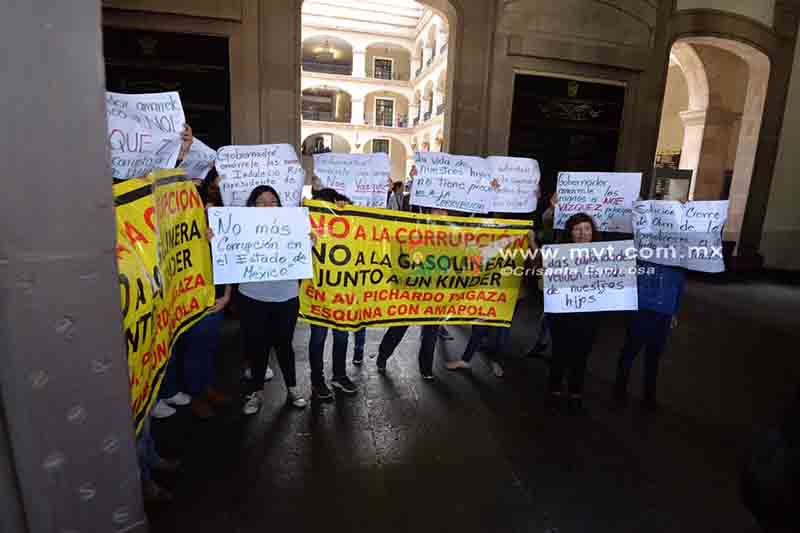 Protestan por construcción de gasolinera junto a kinder