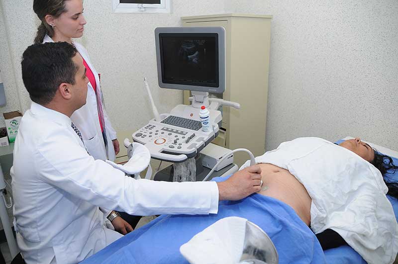 Obstetras del ISEM atienden más de 100 mil nacimientos al año