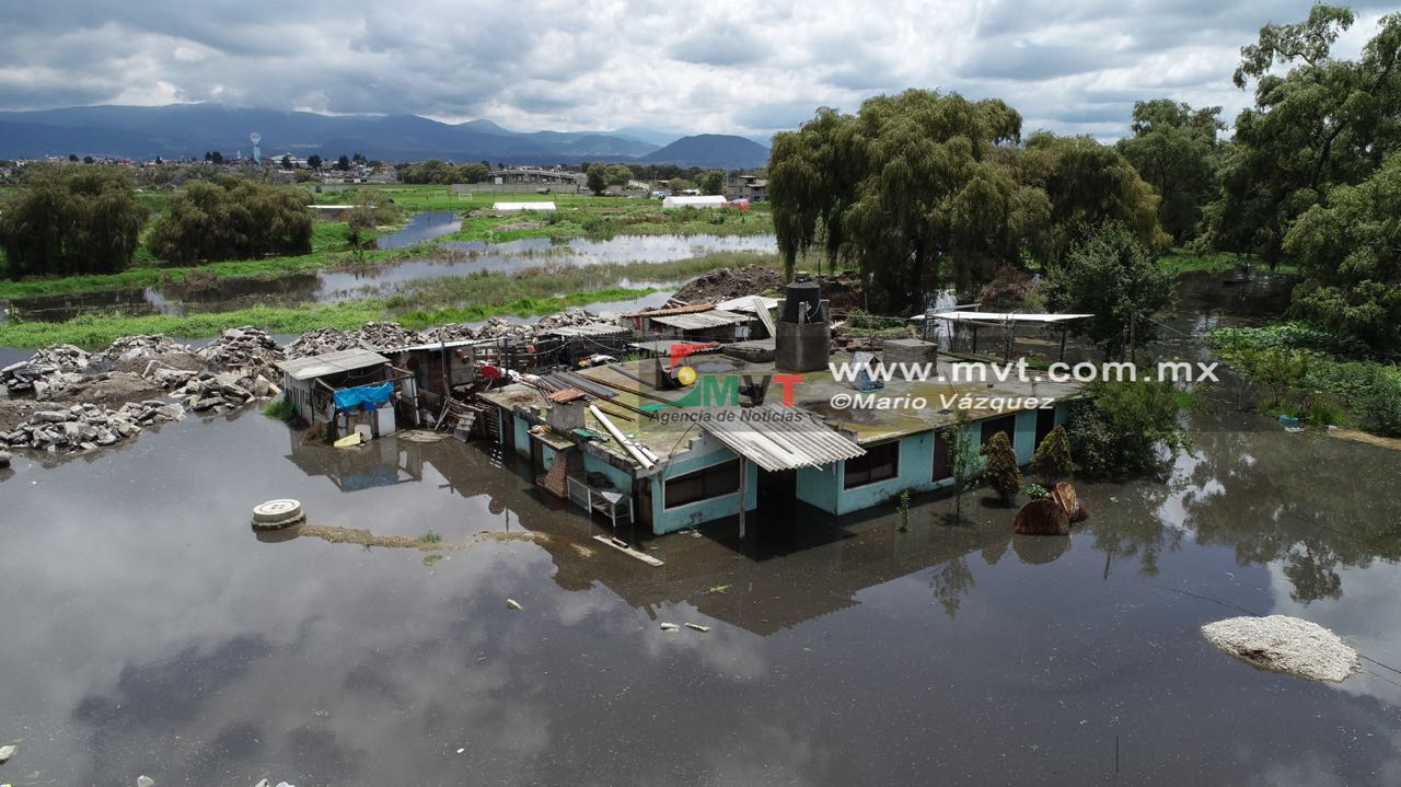 Causan estragos inundaciones en San Mateo Atenco
