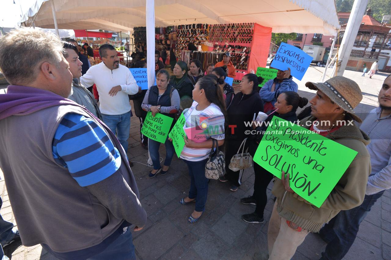 Atienden autoridades de Metepec a vecinos afectados por tiradero