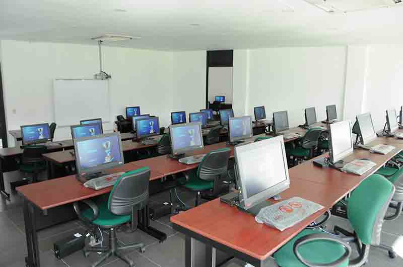 Entregan Universidad Digital en Amecameca