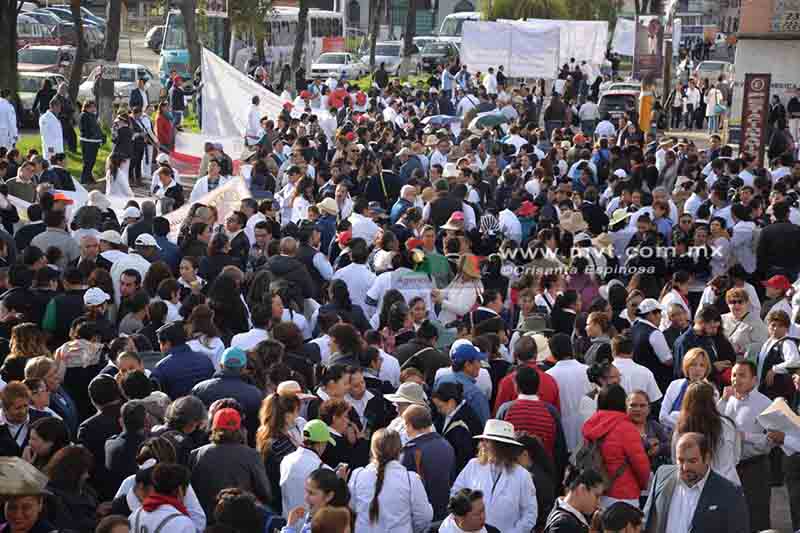 Piden trabajadores del sector salud atender crisis